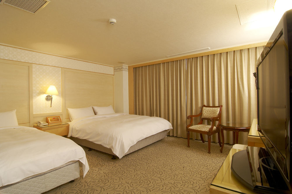 Golden Garden Hotel Taipei Exteriör bild