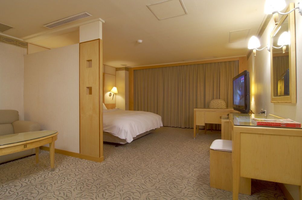 Golden Garden Hotel Taipei Exteriör bild
